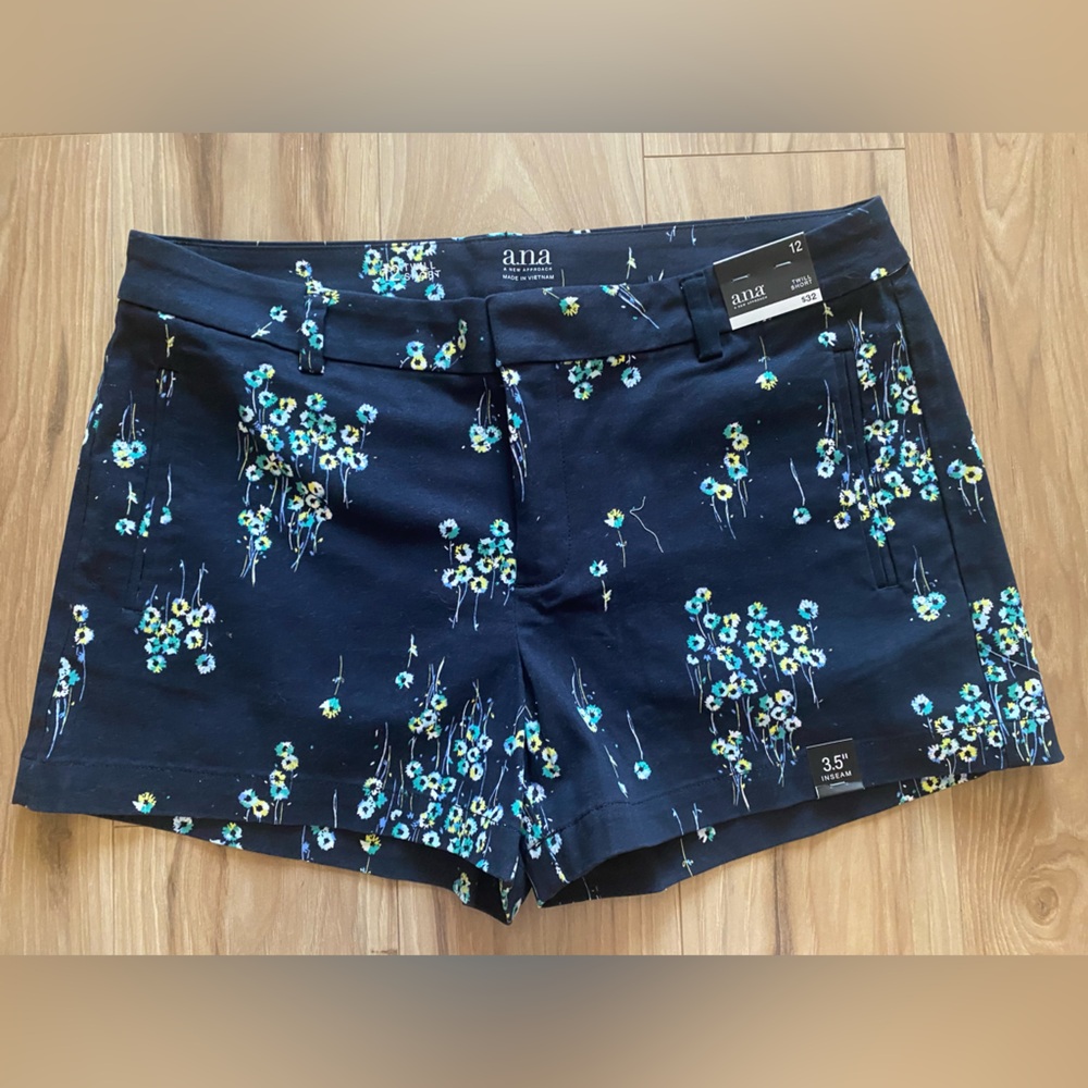 A.N.A. A New Approach Black Floral Twill Shorts Size 12.   NWT - Picture 2 of 16